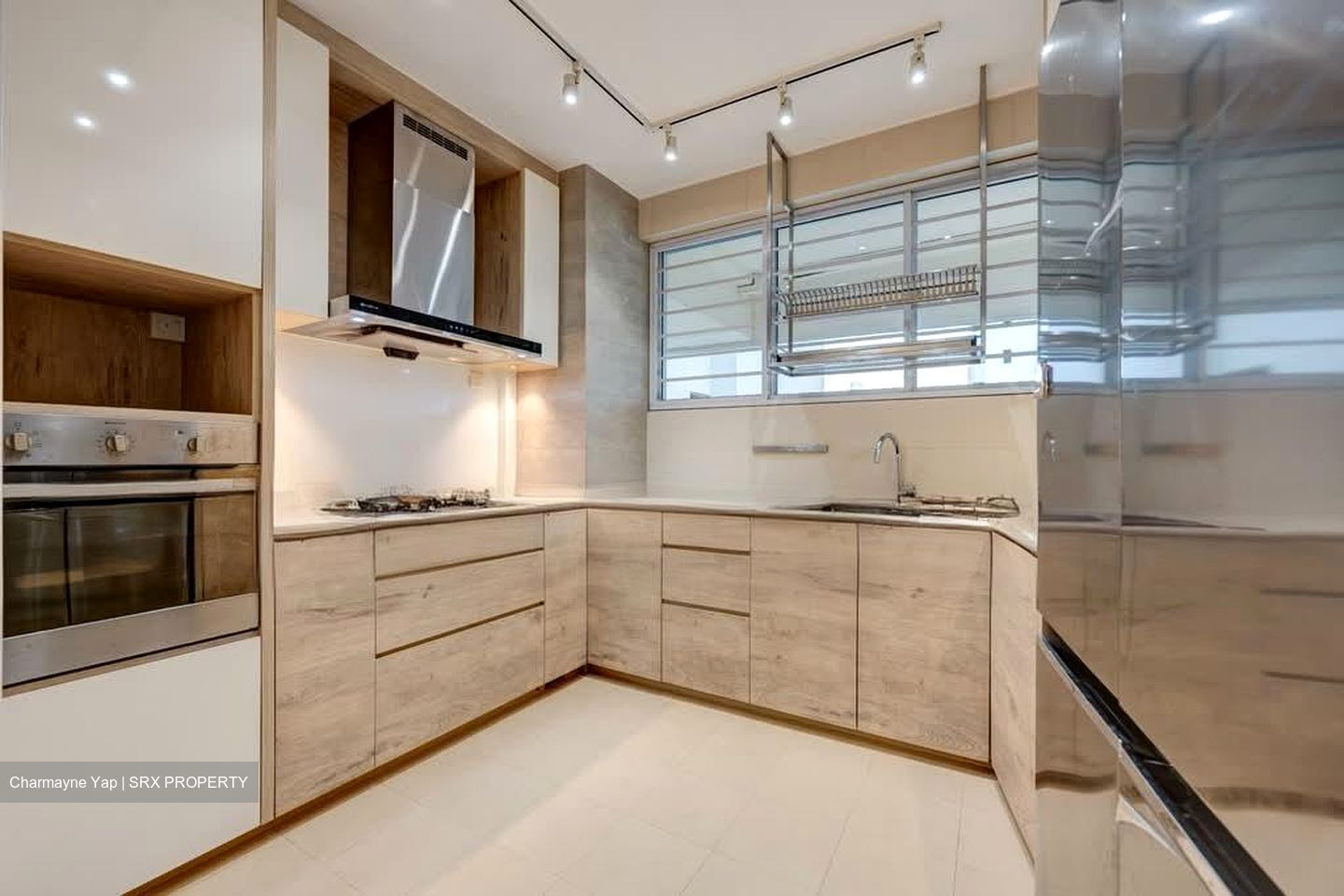 Pine Grove (D21), Condominium #615226401